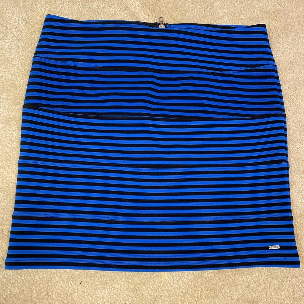 PINK bodycon skirt. Size M